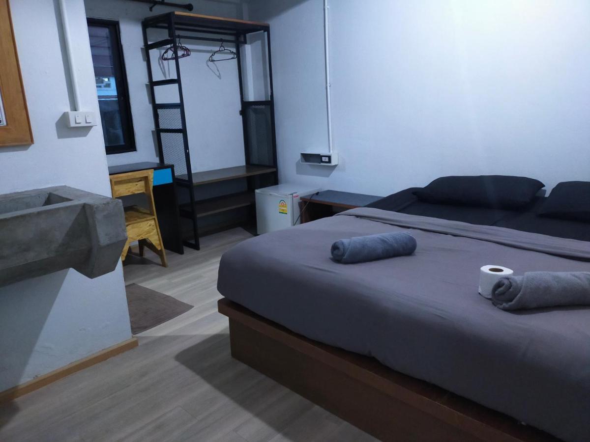 9 Hostel Чиангмай Екстериор снимка