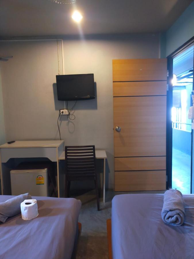 9 Hostel Чиангмай Екстериор снимка